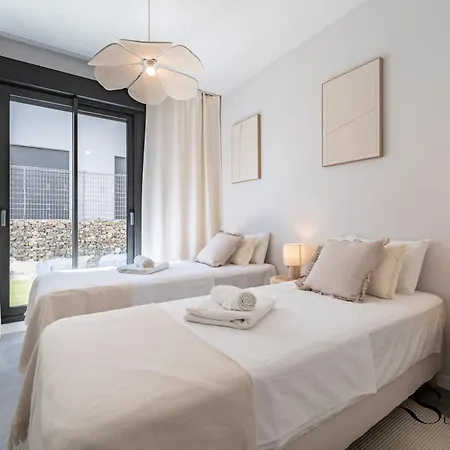 Luxury 3-bed Villa, Sea View, Pool & Jacuzzi Holiday home Mijas