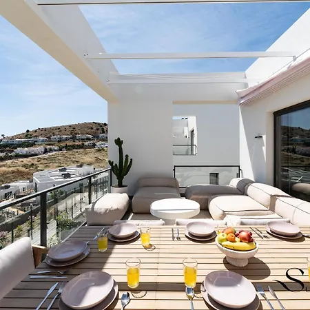 Luxury 3-bed Villa, Sea View, Pool & Jacuzzi Holiday home