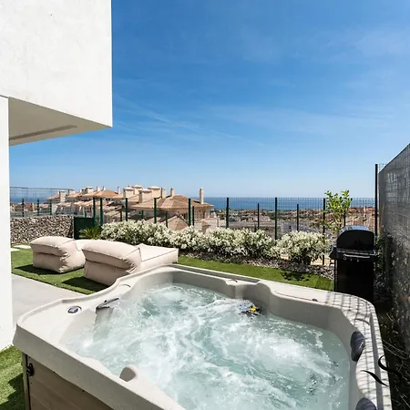 Luxury 3-bed Villa, Sea View, Pool & Jacuzzi Дом отдыха