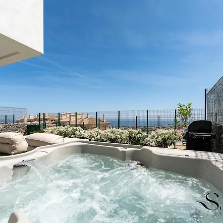 Дом отдыха Luxury 3-bed Villa, Sea View, Pool & Jacuzzi *