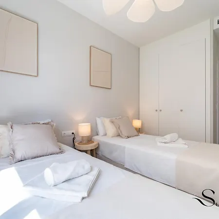 Luxury 3-bed Villa, Sea View, Pool & Jacuzzi *
